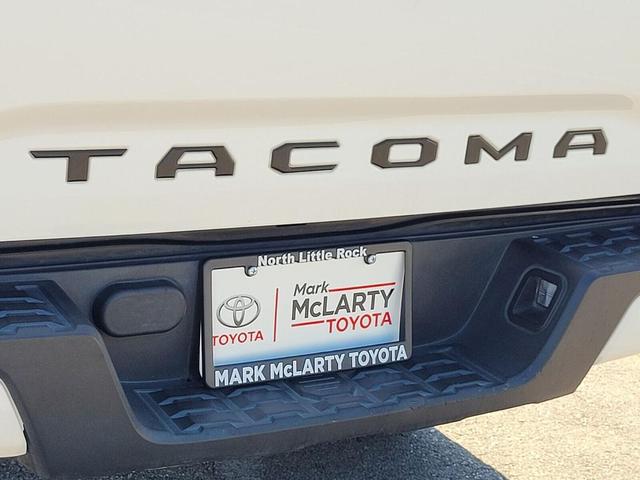 Photo of 2020 Super White Toyota Tacoma