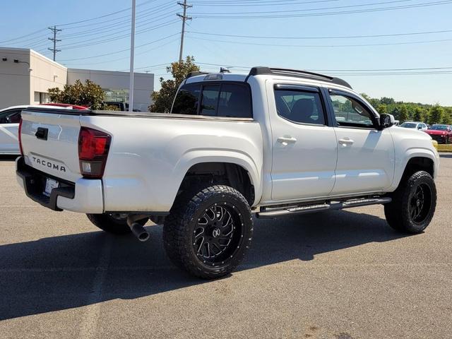Photo of 2020 Super White Toyota Tacoma