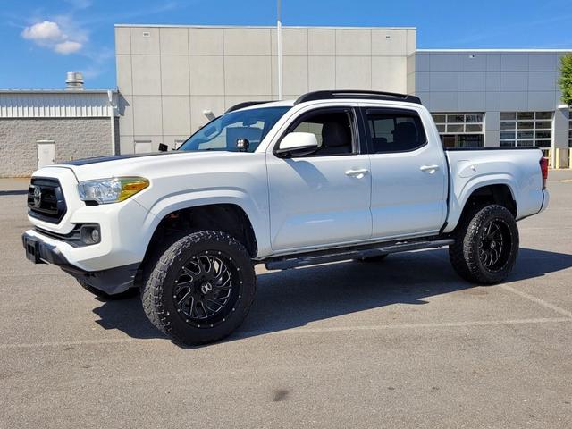 Photo of 2020 Super White Toyota Tacoma