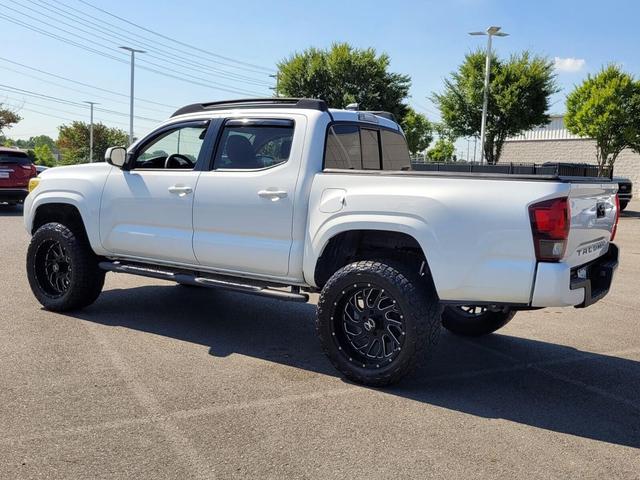 Photo of 2020 Super White Toyota Tacoma