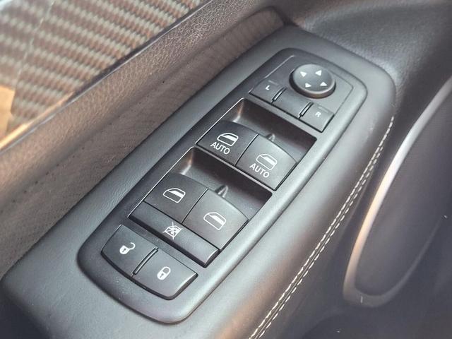 Photo of 2014 Brilliant Black Crystal Pearlcoat Jeep Grand Cherokee