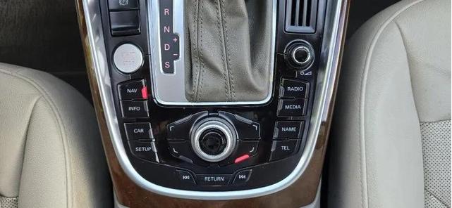 Photo of 2012 White Audi Q5