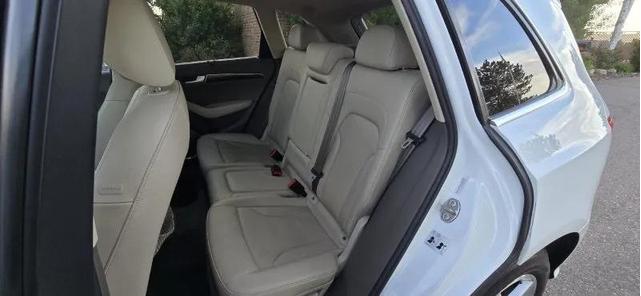 Photo of 2012 White Audi Q5