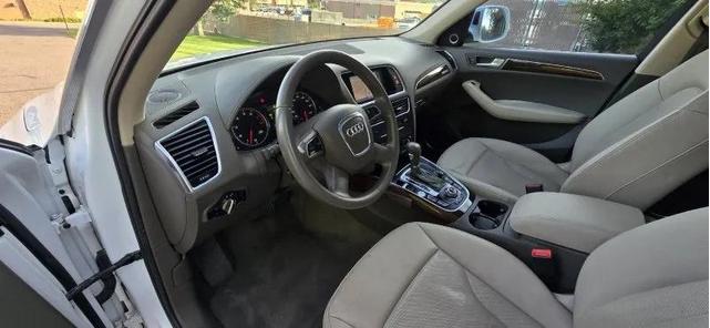 Photo of 2012 White Audi Q5