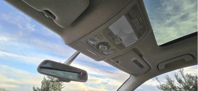 Photo of 2012 White Audi Q5