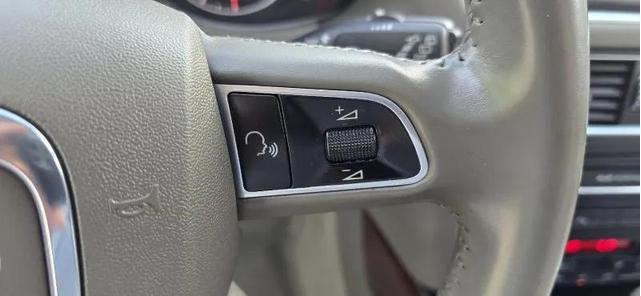 Photo of 2012 White Audi Q5