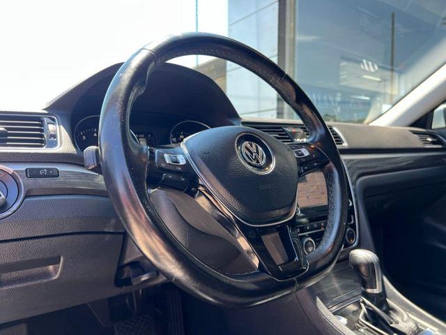 Photo of 2018 Pure White Volkswagen Passat