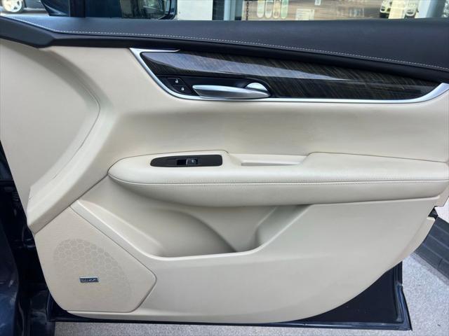 Photo of 2018 Harbor Blue Metallic Cadillac XT5