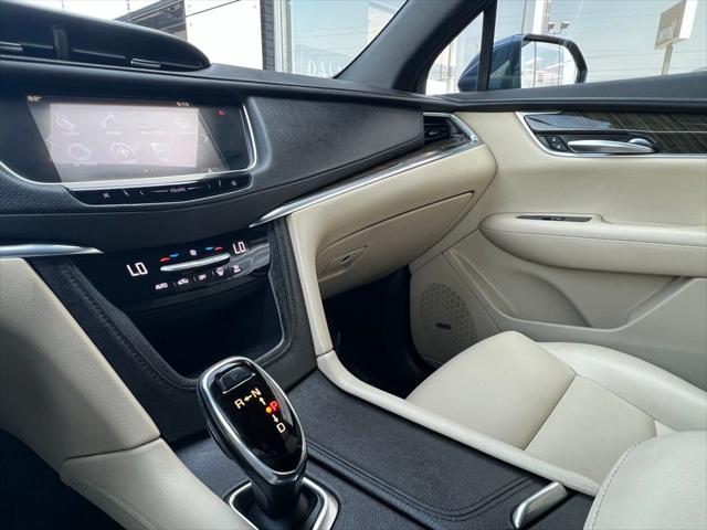 Photo of 2018 Harbor Blue Metallic Cadillac XT5