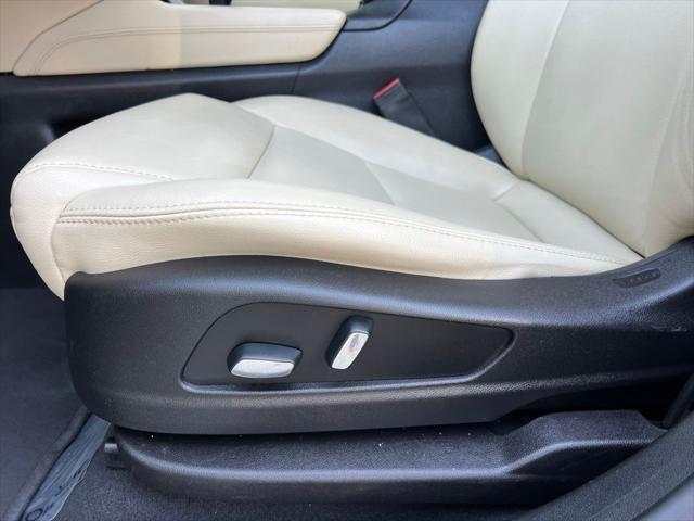 Photo of 2018 Harbor Blue Metallic Cadillac XT5