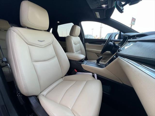 Photo of 2018 Harbor Blue Metallic Cadillac XT5