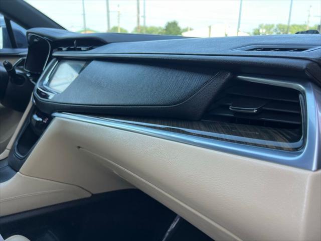 Photo of 2018 Harbor Blue Metallic Cadillac XT5