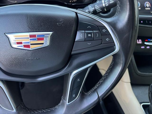 Photo of 2018 Harbor Blue Metallic Cadillac XT5
