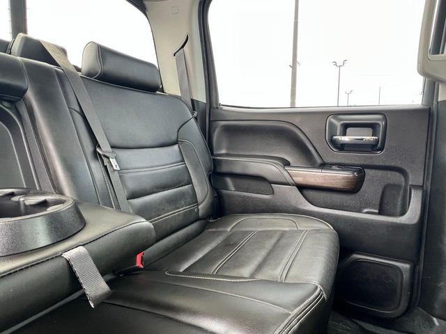 Photo of 2018 Summit White GMC Sierra 3500