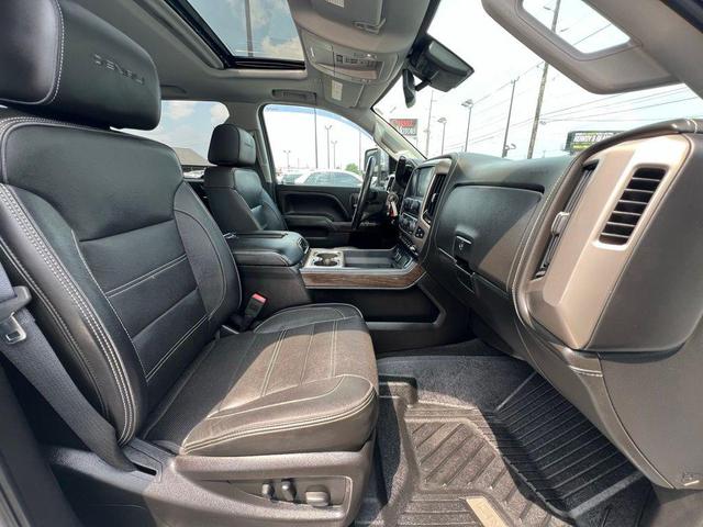 Photo of 2018 Summit White GMC Sierra 3500