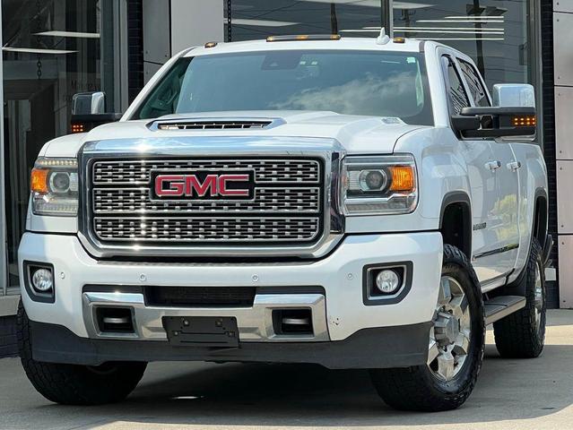 Photo of 2018 Summit White GMC Sierra 3500