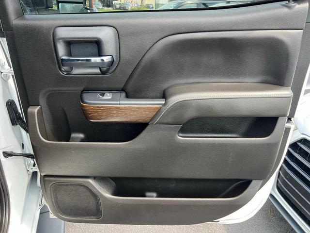 Photo of 2018 Summit White GMC Sierra 3500