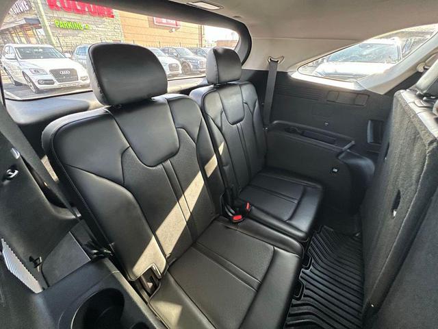 Photo of 2022 Gravity Grey Kia Sorento