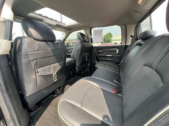 Photo of 2015 Granite Crystal Metallic Clearcoat RAM 1500