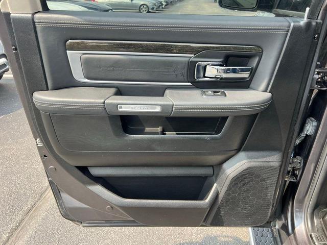 Photo of 2015 Granite Crystal Metallic Clearcoat RAM 1500