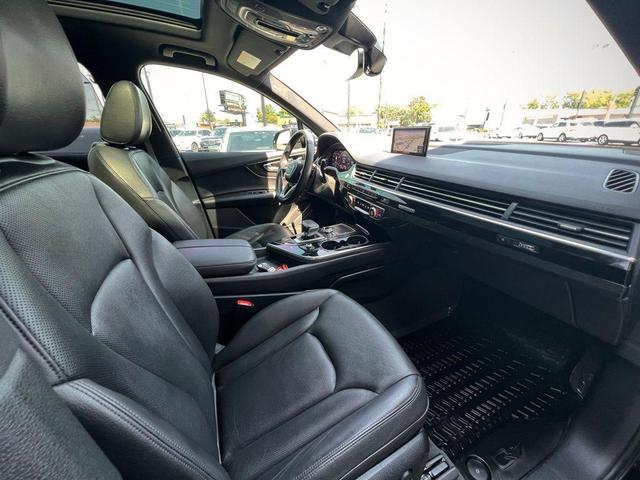 Photo of 2018 Black Audi Q7