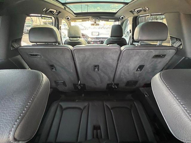 Photo of 2018 Black Audi Q7