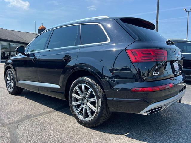 Photo of 2018 Black Audi Q7