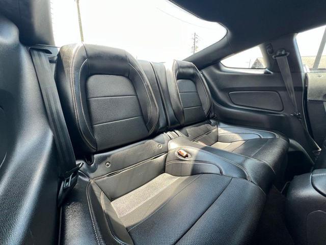 Photo of 2019 Magnetic Ford Mustang