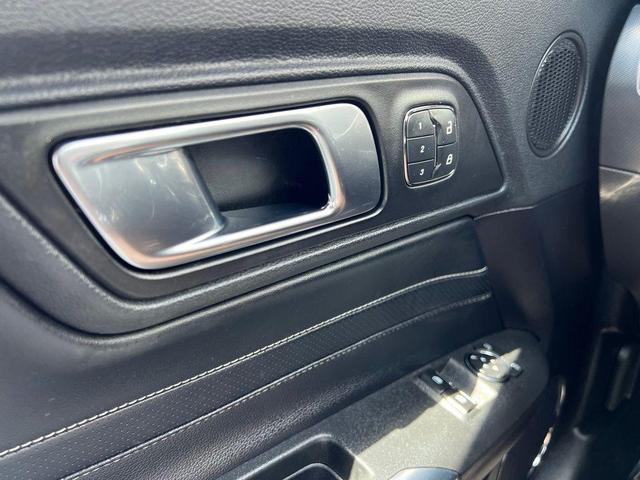 Photo of 2019 Magnetic Ford Mustang