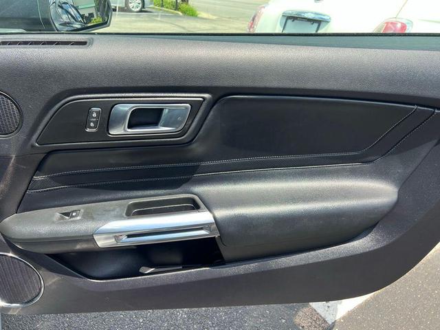 Photo of 2019 Magnetic Ford Mustang