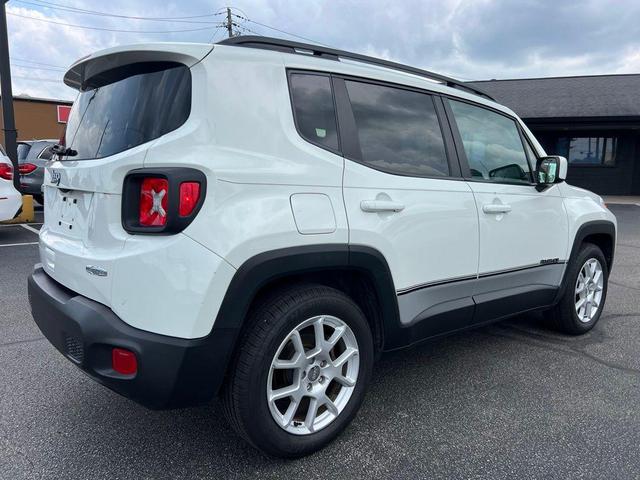Photo of 2019 Alpine White Clearcoat Jeep Renegade