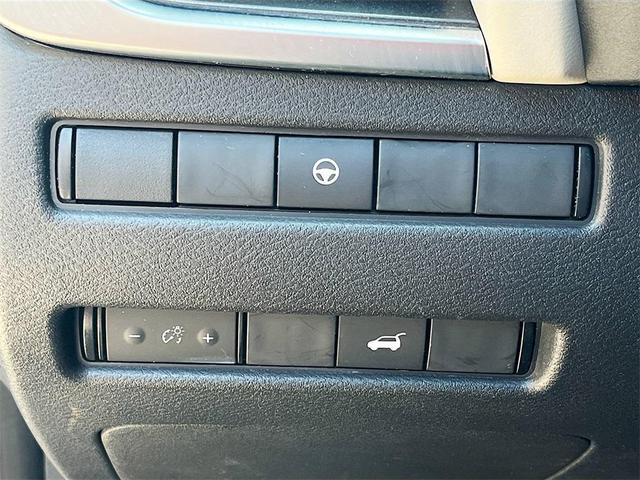 Photo of 2022 Caspian Blue Metallic Nissan Rogue