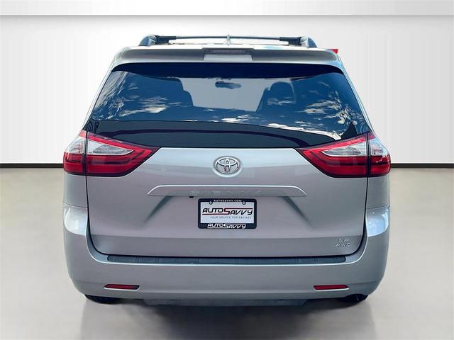 Photo of 2019 Celestial Silver Metallic Toyota Sienna