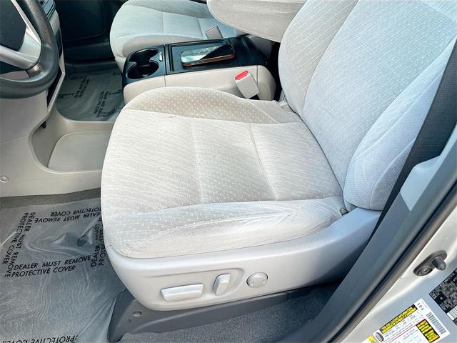 Photo of 2019 Celestial Silver Metallic Toyota Sienna