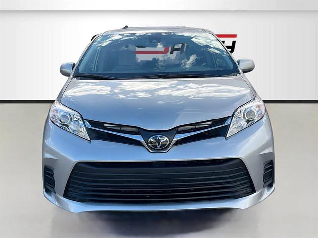 Photo of 2019 Celestial Silver Metallic Toyota Sienna