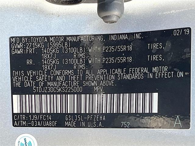 Photo of 2019 Celestial Silver Metallic Toyota Sienna