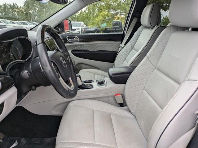 Photo of 2021 Ivory 3-Coat Jeep Grand Cherokee