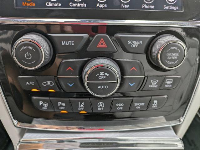 Photo of 2021 Ivory 3-Coat Jeep Grand Cherokee
