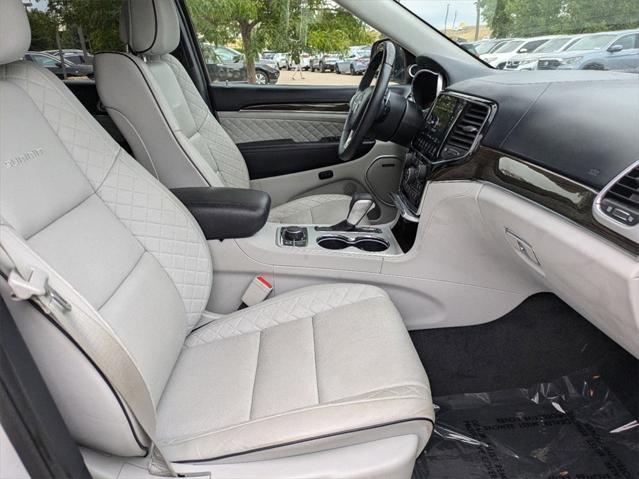 Photo of 2021 Ivory 3-Coat Jeep Grand Cherokee