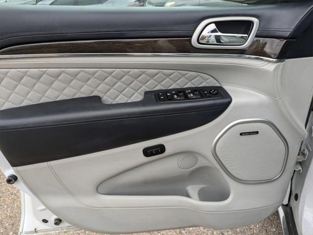 Photo of 2021 Ivory 3-Coat Jeep Grand Cherokee