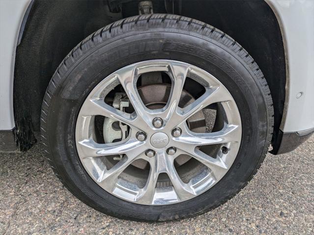 Photo of 2021 Ivory 3-Coat Jeep Grand Cherokee