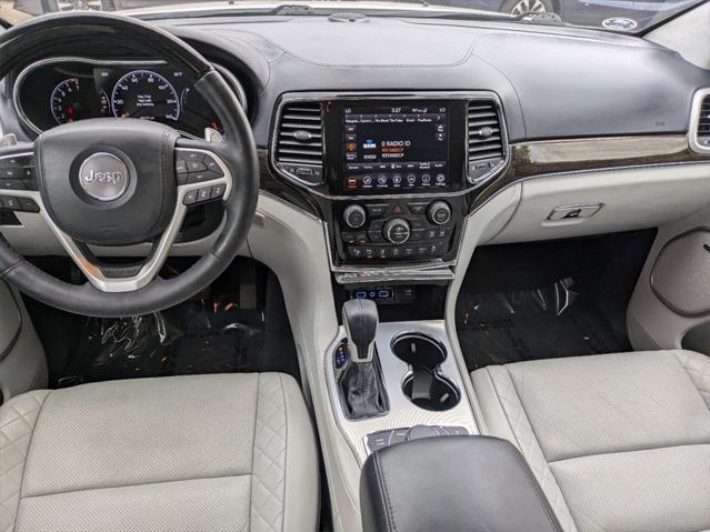 Photo of 2021 Ivory 3-Coat Jeep Grand Cherokee