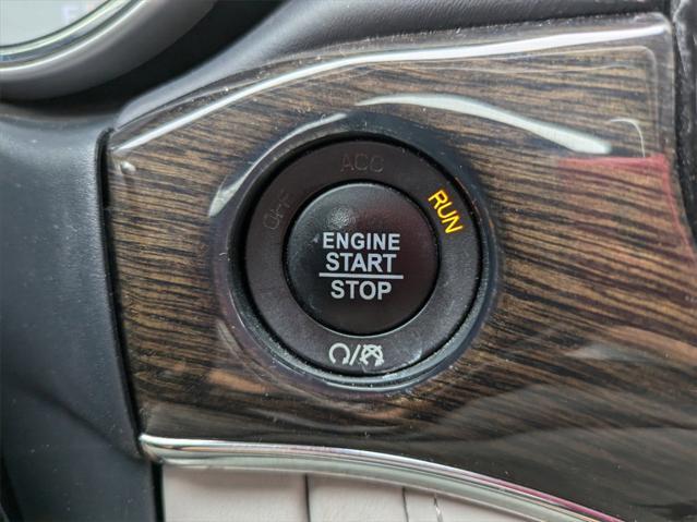 Photo of 2021 Ivory 3-Coat Jeep Grand Cherokee