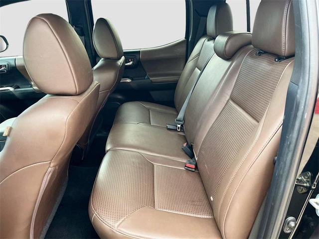Photo of 2021 Midnight Black Metallic Toyota Tacoma