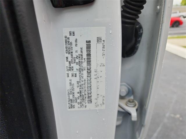 Photo of 2017 Oxford White Ford F-250