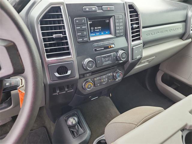 Photo of 2017 Oxford White Ford F-250
