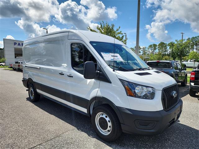 Photo of 2025 Oxford White Ford Transit-250