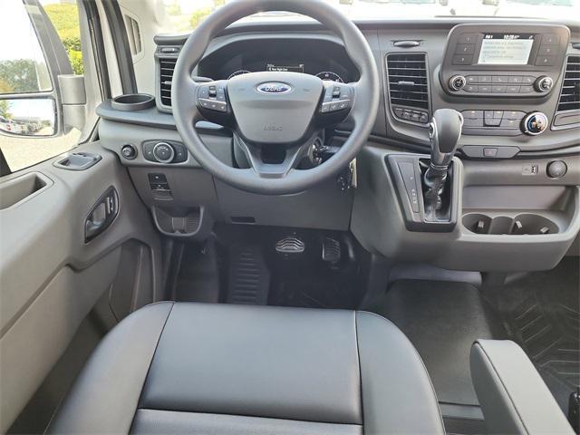 Photo of 2025 Oxford White Ford Transit-250