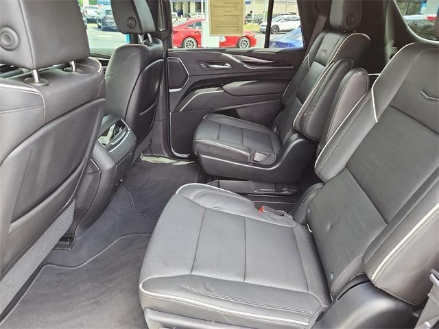 Photo of 2021 Crystal White Tricoat Cadillac Escalade