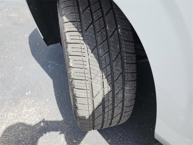 Photo of 2021 Crystal White Tricoat Cadillac Escalade